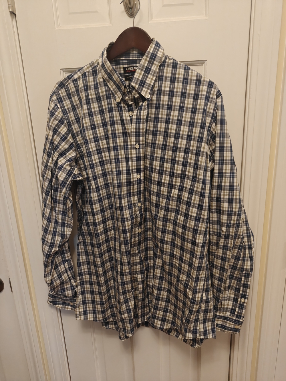 Kirkland Signature Men's Blue Plaid Traditional Fit Non-Iron Shirt